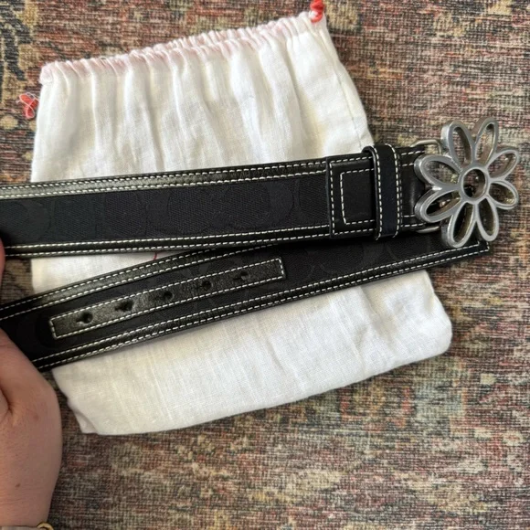 Coach Vintage Y2K Monogram Black Leather Belt Silver Tone  display picture 1